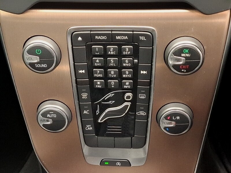 Used Volvo V40 2015 for sale - 77760946: Photo 15