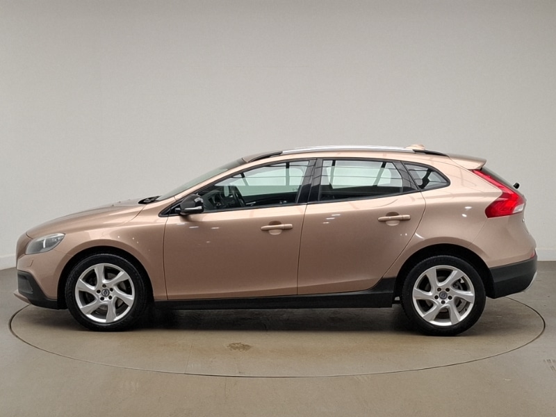 Used Volvo V40 2015 for sale - 77760946: Photo 4