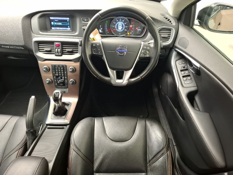 Used Volvo V40 2015 for sale - 77760946: Photo 7