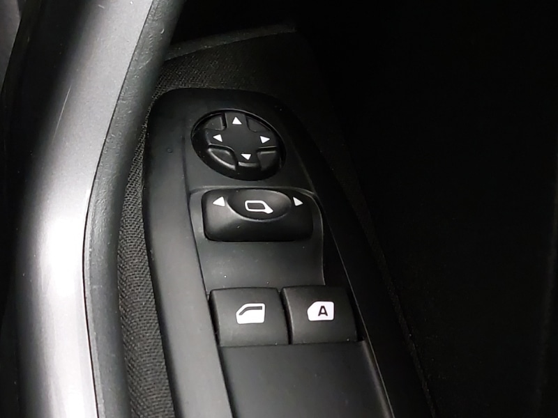 Used Peugeot 2008 2018 for sale - 77299734: Photo 18