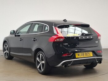 Used Volvo V40 2018 for sale - 77652307: Photo
