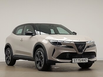 Used Alfa Romeo Junior 2025 for sale - 76537035: Photo