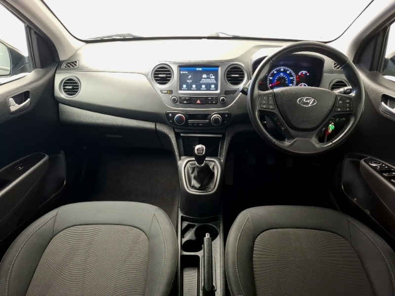 Used Hyundai i10 2019 for sale - 78032644: Photo 2