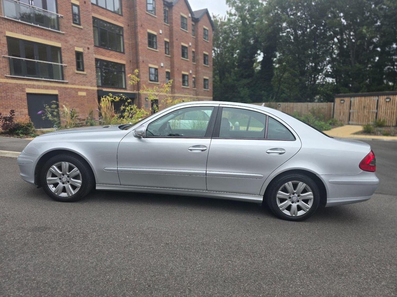 Used Mercedes-Benz E Class 2009 for sale - 76660046: Photo 10
