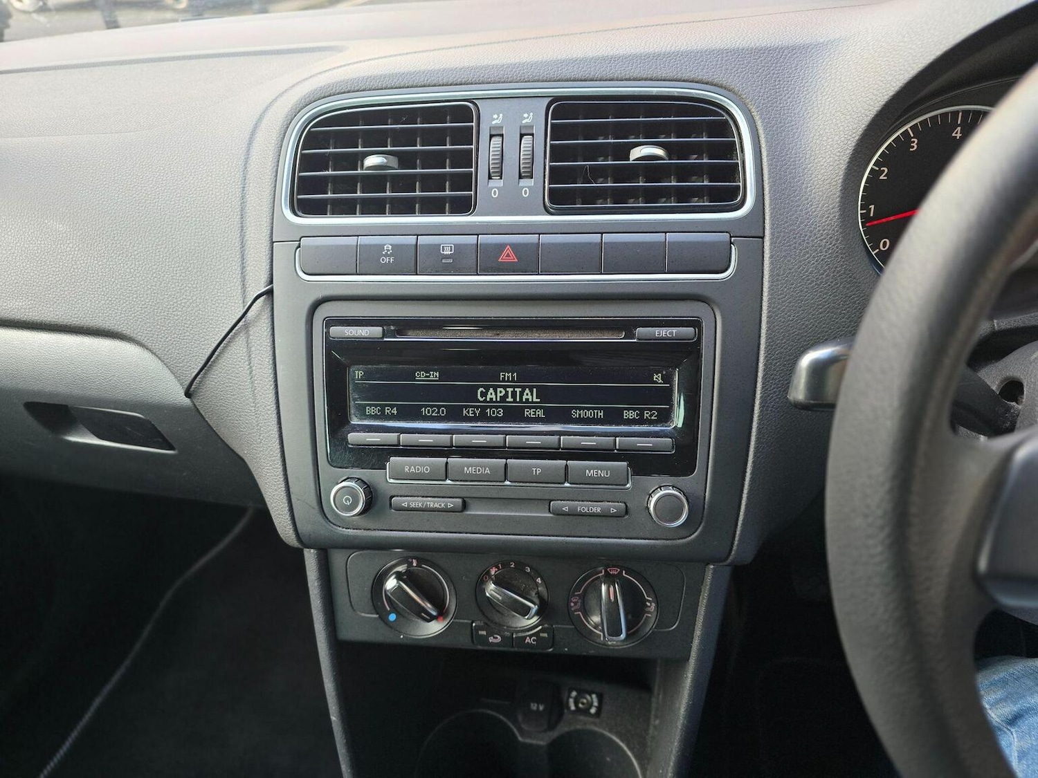 Used Volkswagen Polo 2012 for sale - 77395239: Photo 34