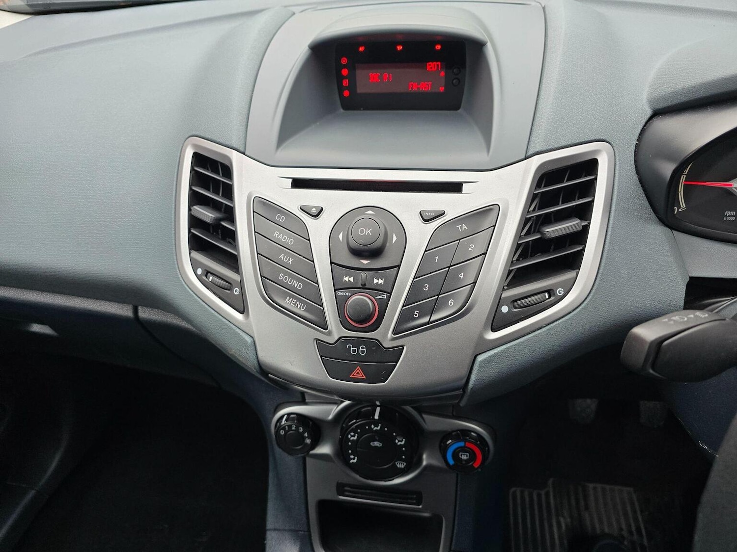 Used Ford Fiesta 2009 for sale - 77609984: Photo 32