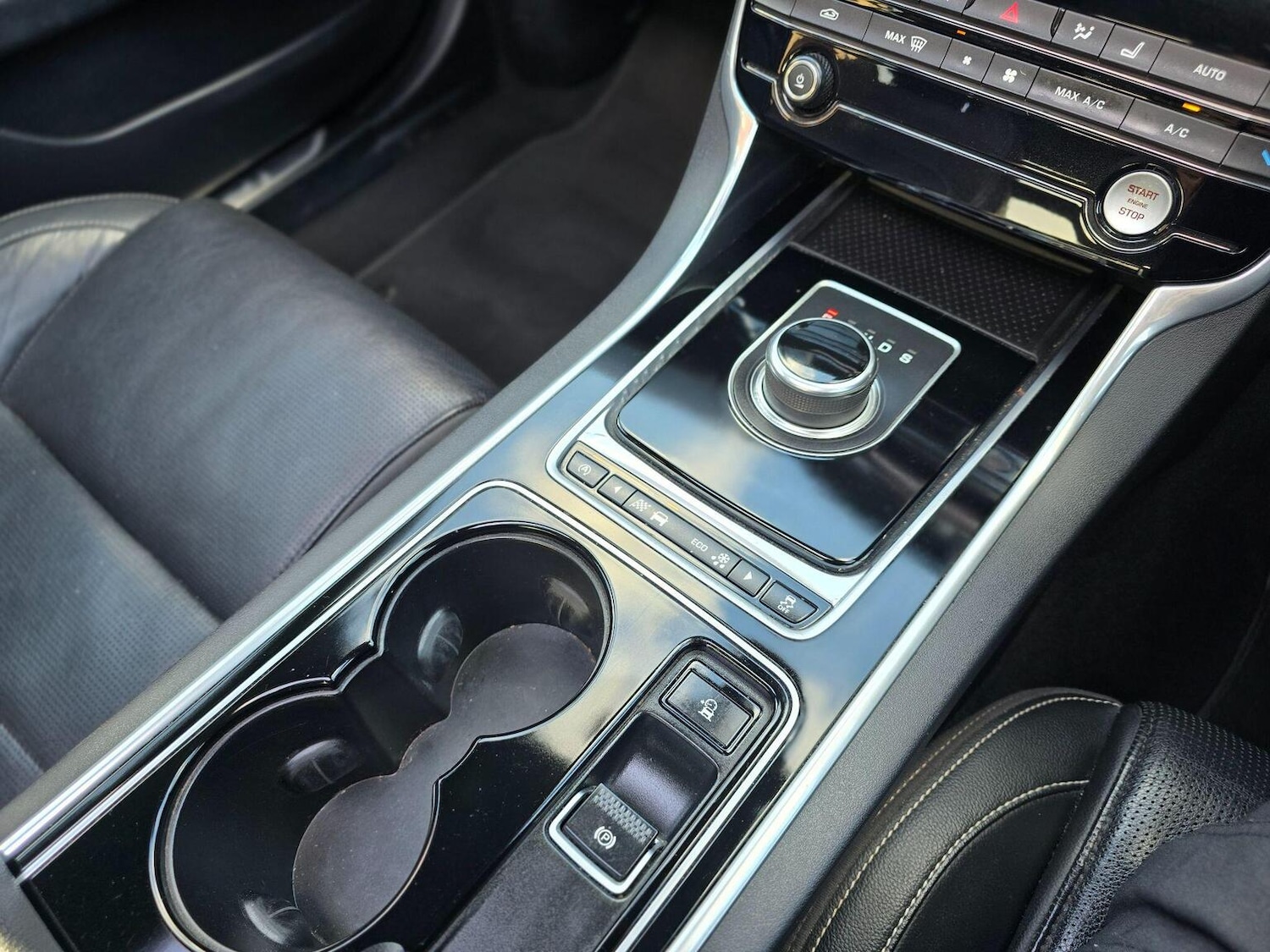 Used Jaguar XE 2016 for sale - 77880965: Photo 20