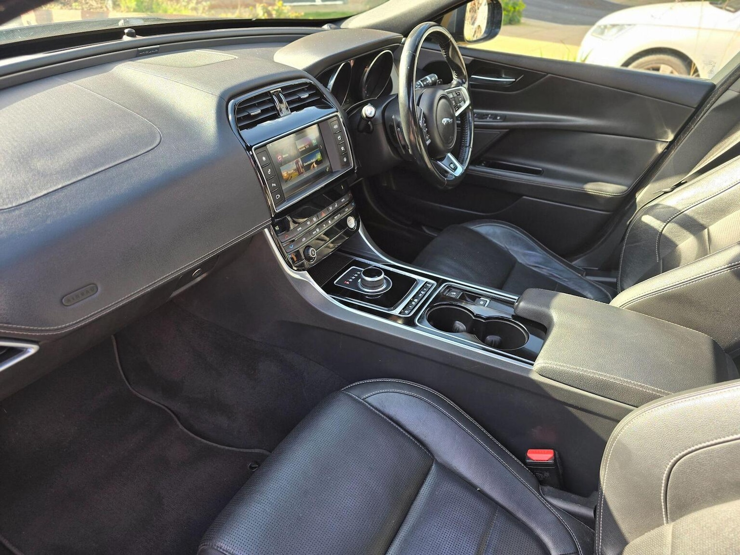 Used Jaguar XE 2016 for sale - 77880965: Photo 21