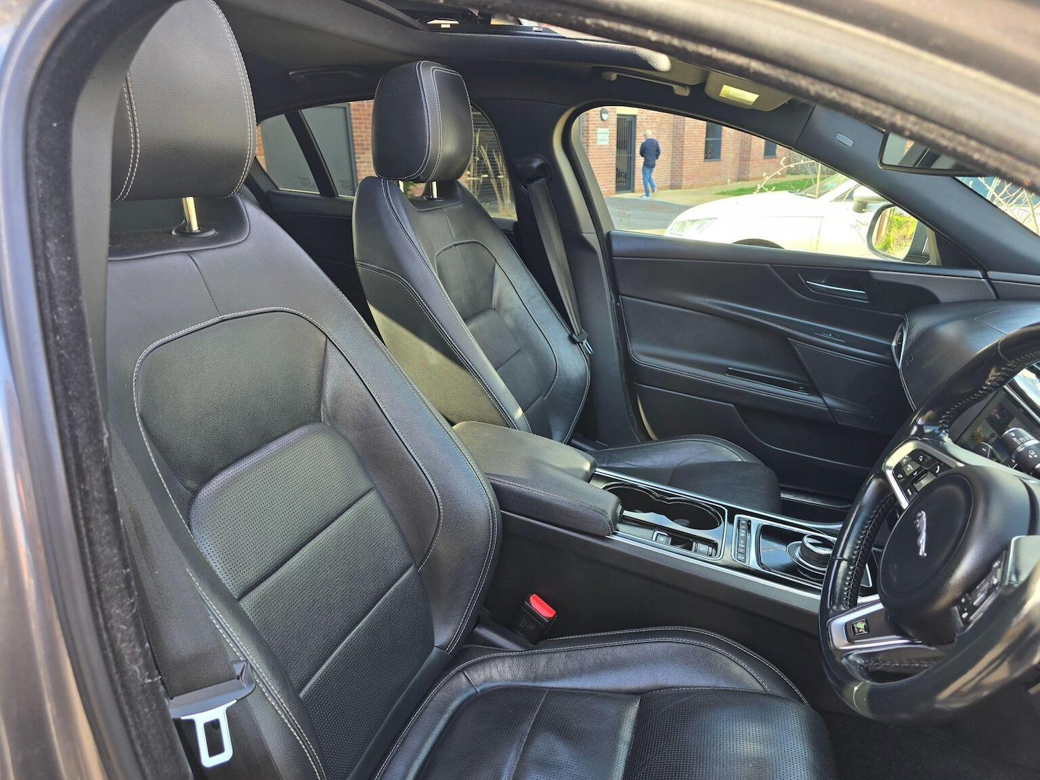 Used Jaguar XE 2016 for sale - 77880965: Photo 22