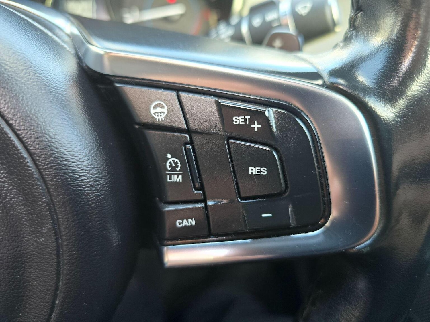 Used Jaguar XE 2016 for sale - 77880965: Photo 28