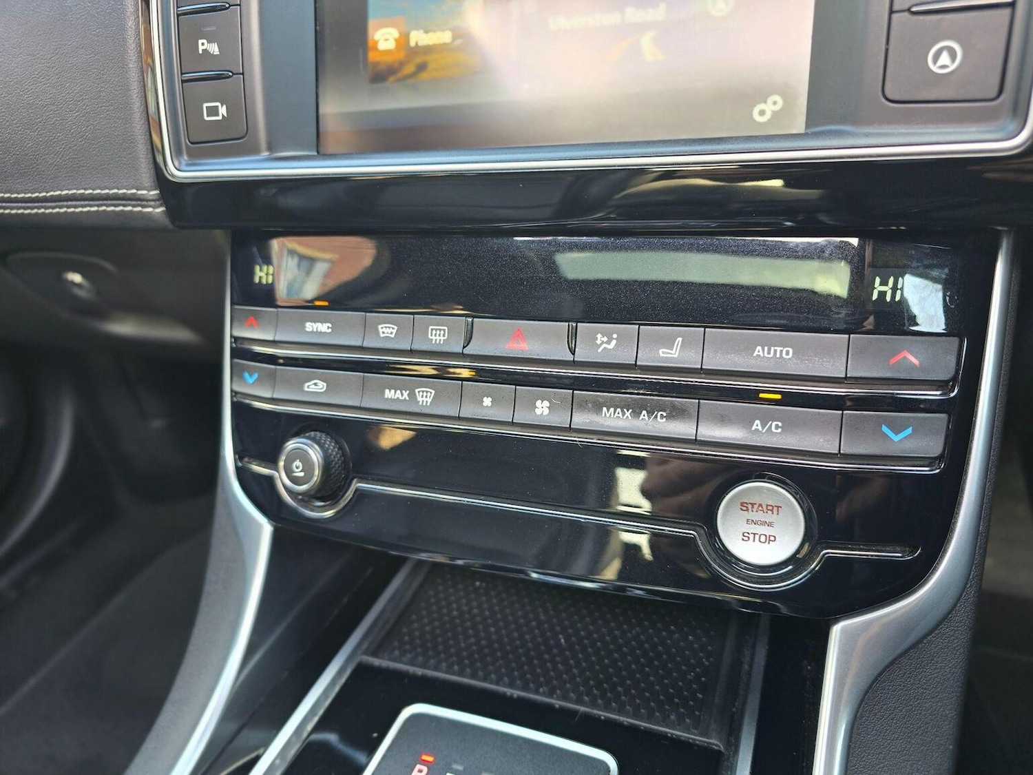 Used Jaguar XE 2016 for sale - 77880965: Photo 33