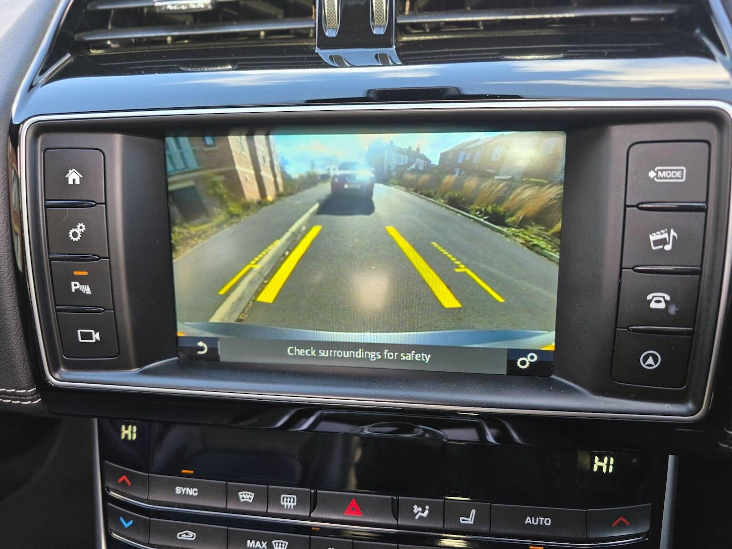 Used Jaguar XE 2016 for sale - 77880965: Photo 34