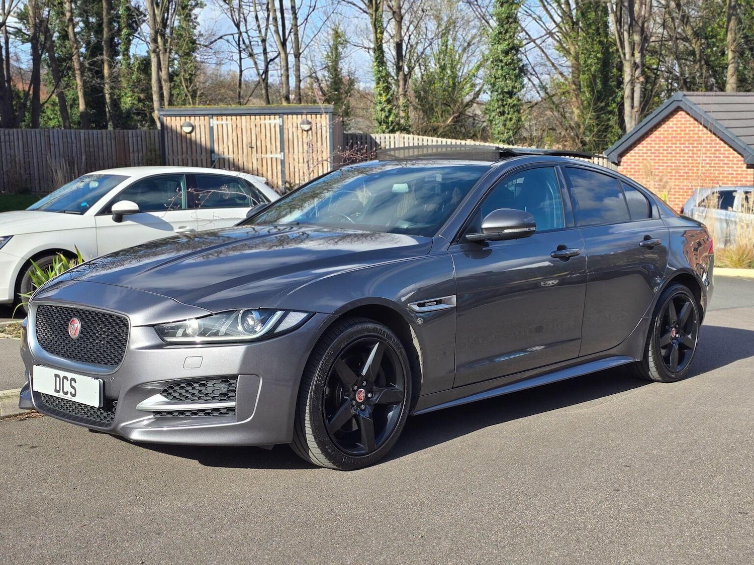 Used Jaguar XE 2016 for sale - 77880965: Photo 8