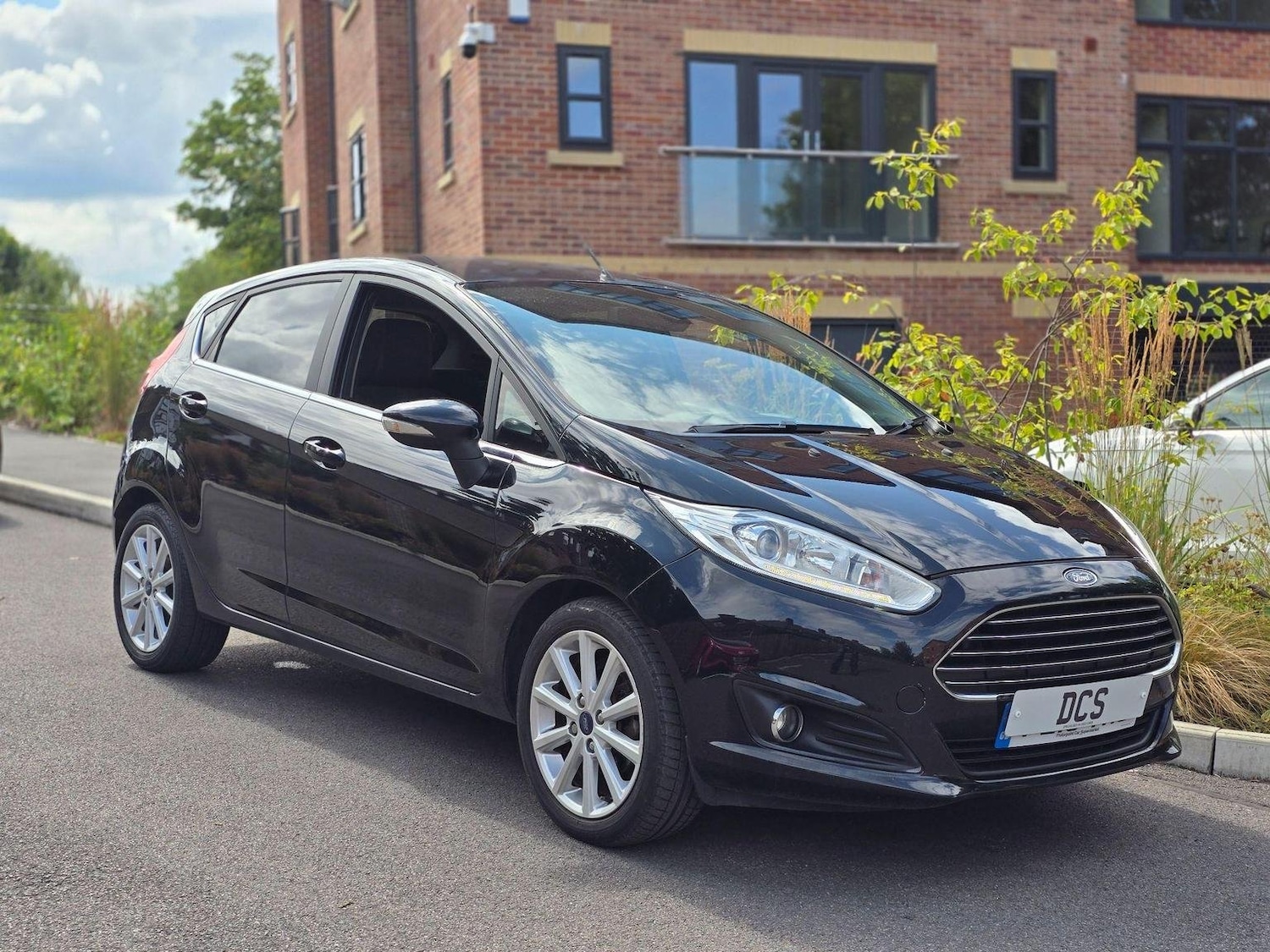 Used Ford Fiesta 2015 for sale - 76660047: Photo 1