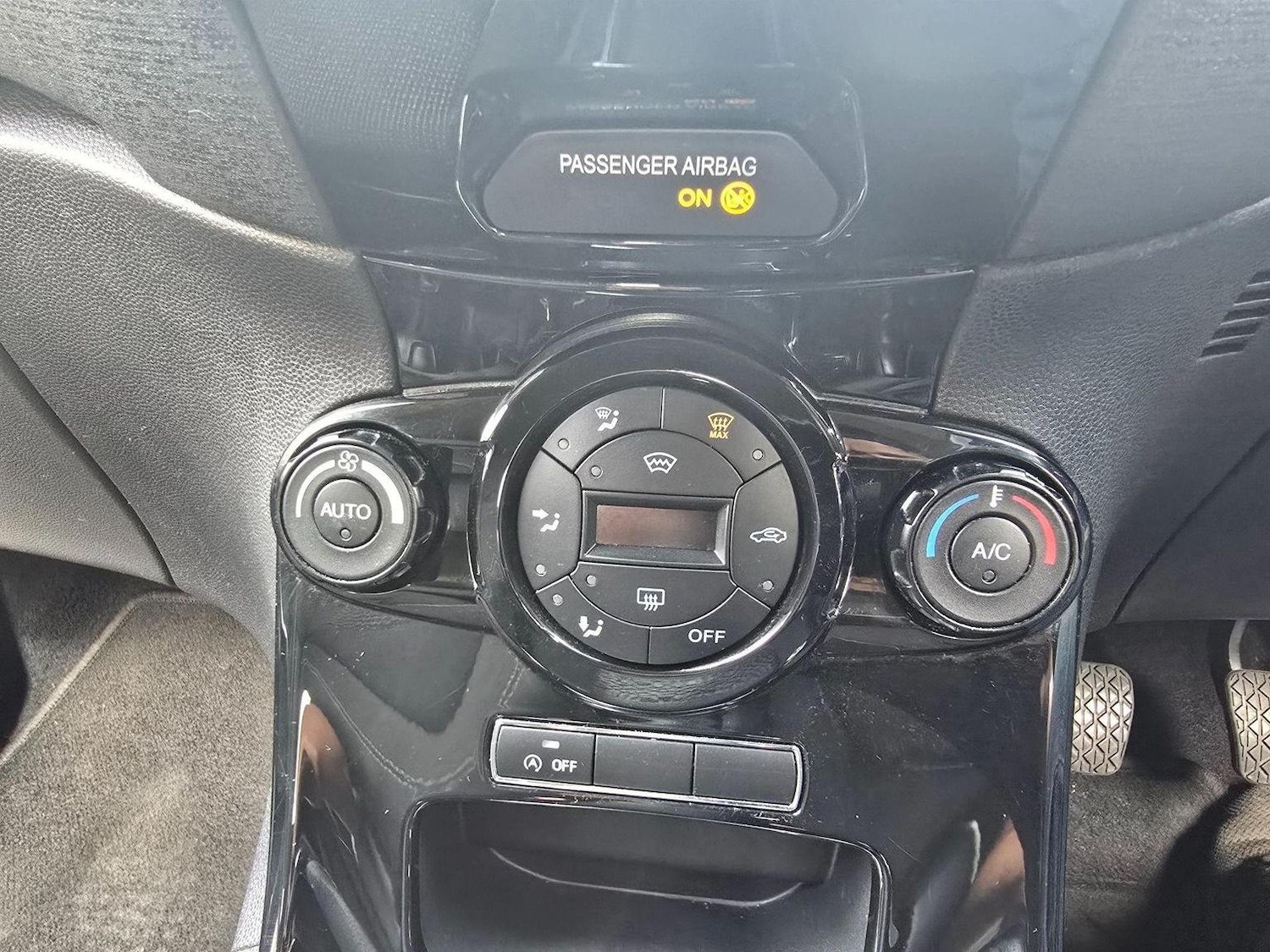 Used Ford Fiesta 2015 for sale - 76660047: Photo 21