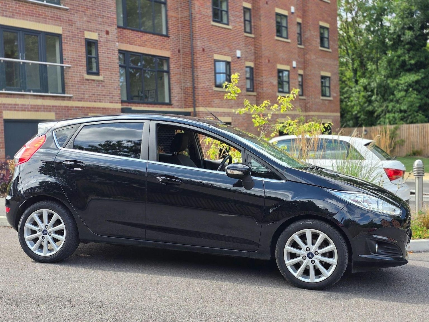 Used Ford Fiesta 2015 for sale - 76660047: Photo 3