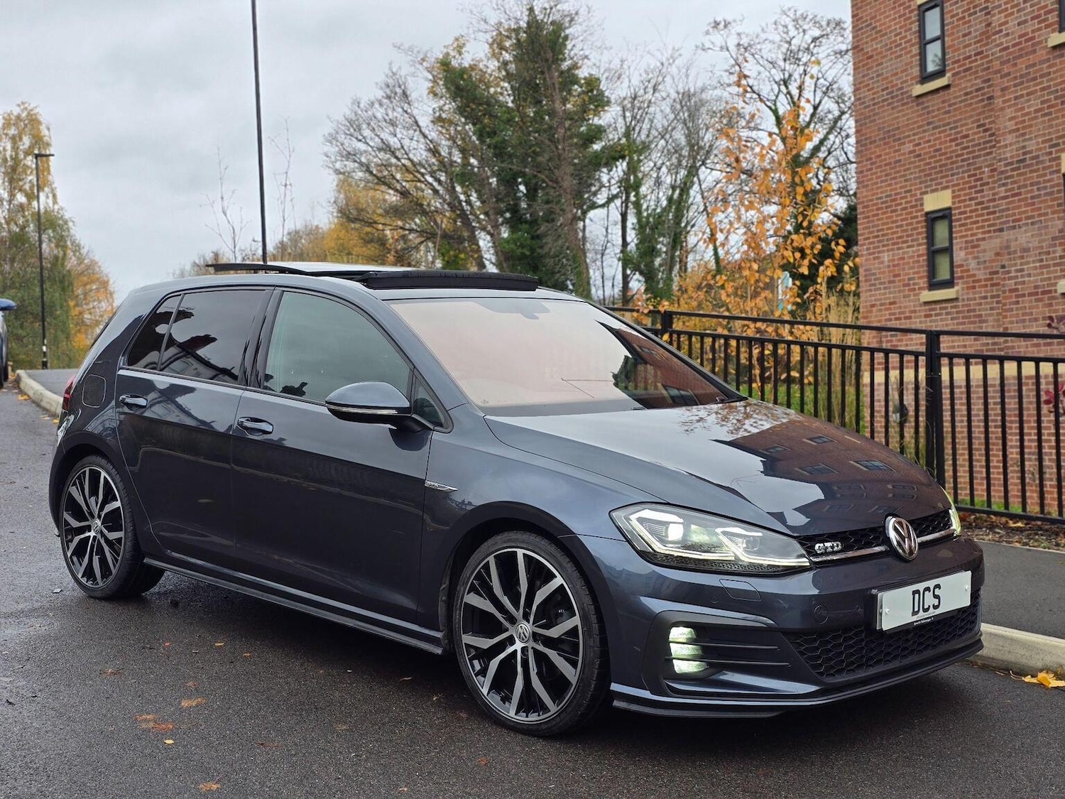 Used Volkswagen Golf 2018 for sale - 76660045: Photo 1