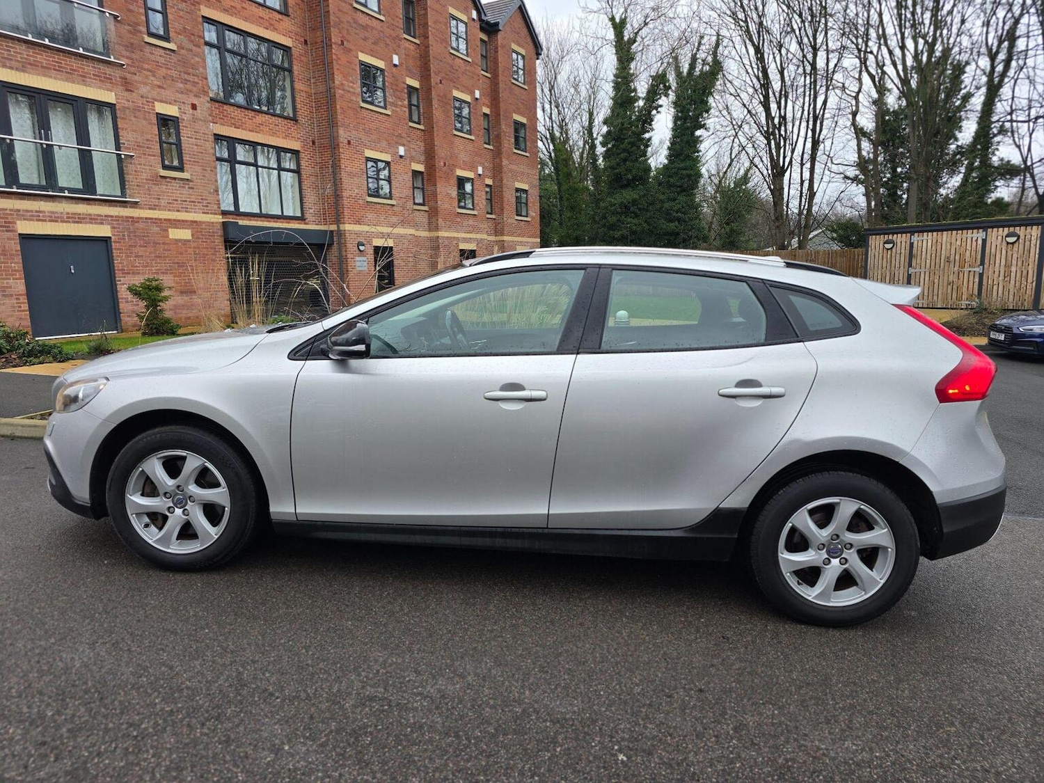 Used Volvo V40 2013 for sale - 77494887: Photo 10