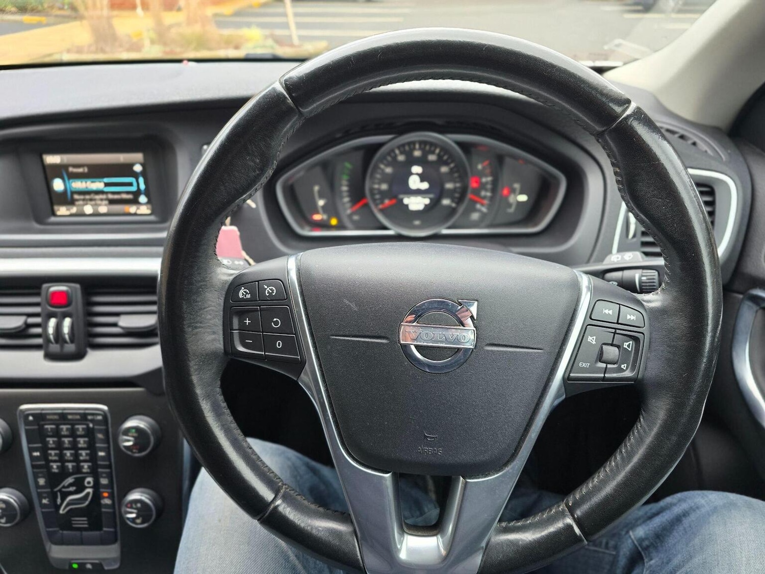 Used Volvo V40 2013 for sale - 77494887: Photo 32