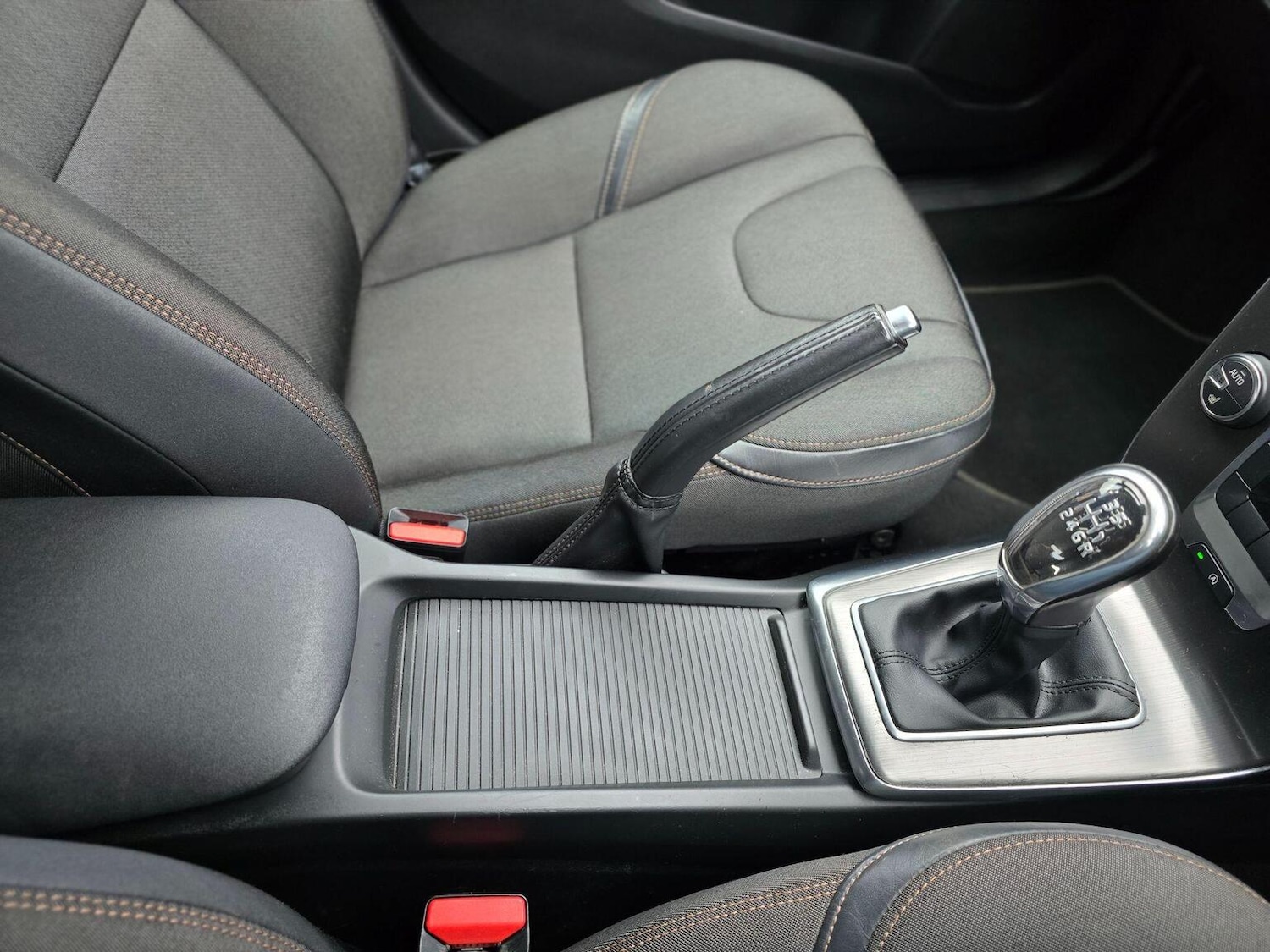 Used Volvo V40 2013 for sale - 77494887: Photo 33