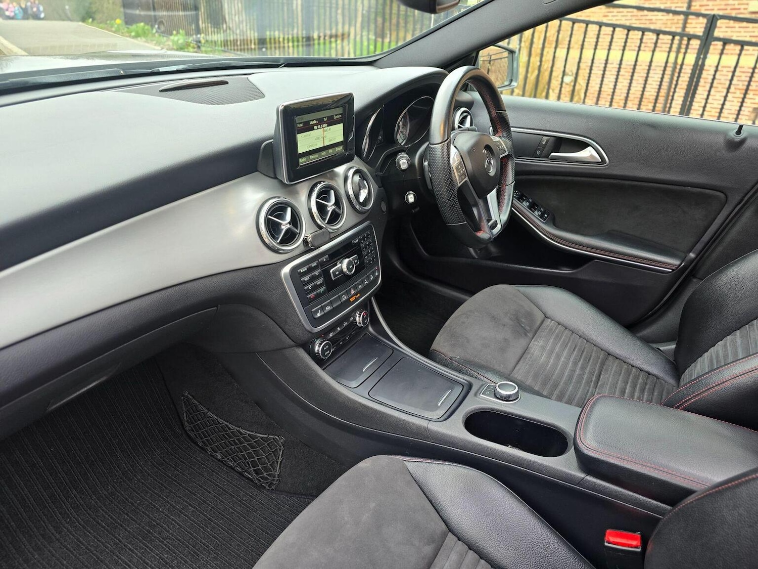 Used Mercedes-Benz GLA 2014 for sale - 77844995: Photo 46