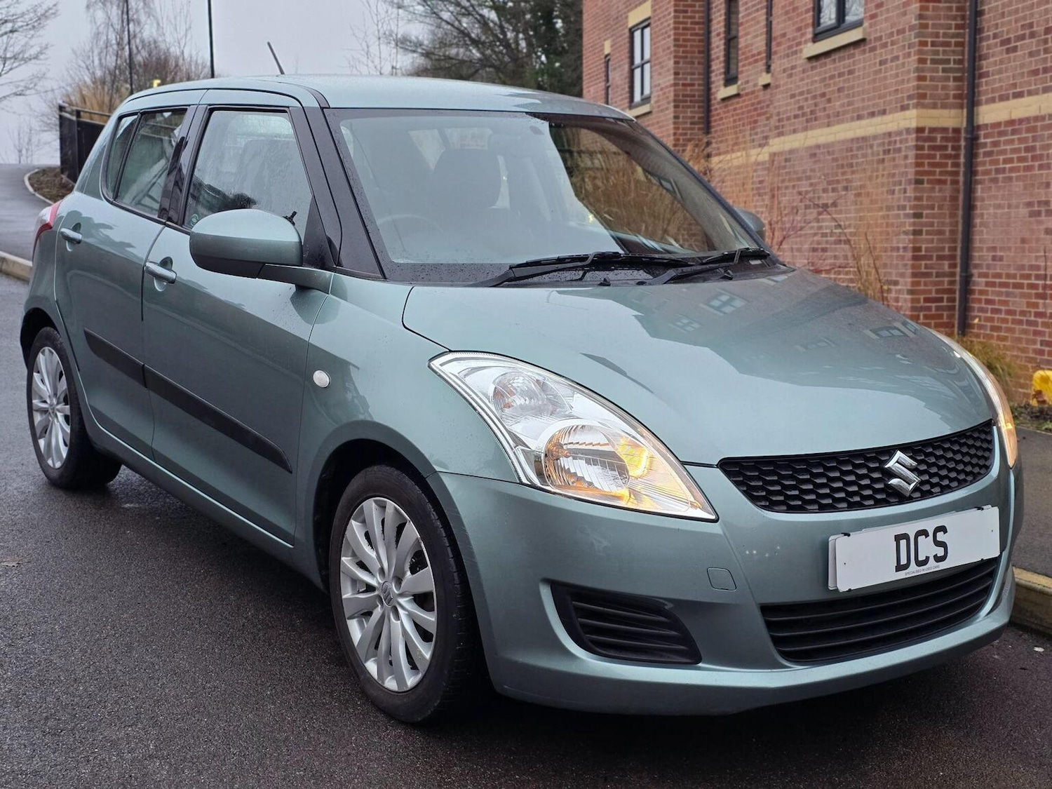 Used Suzuki Swift 2013 for sale - 77213457: Photo 1
