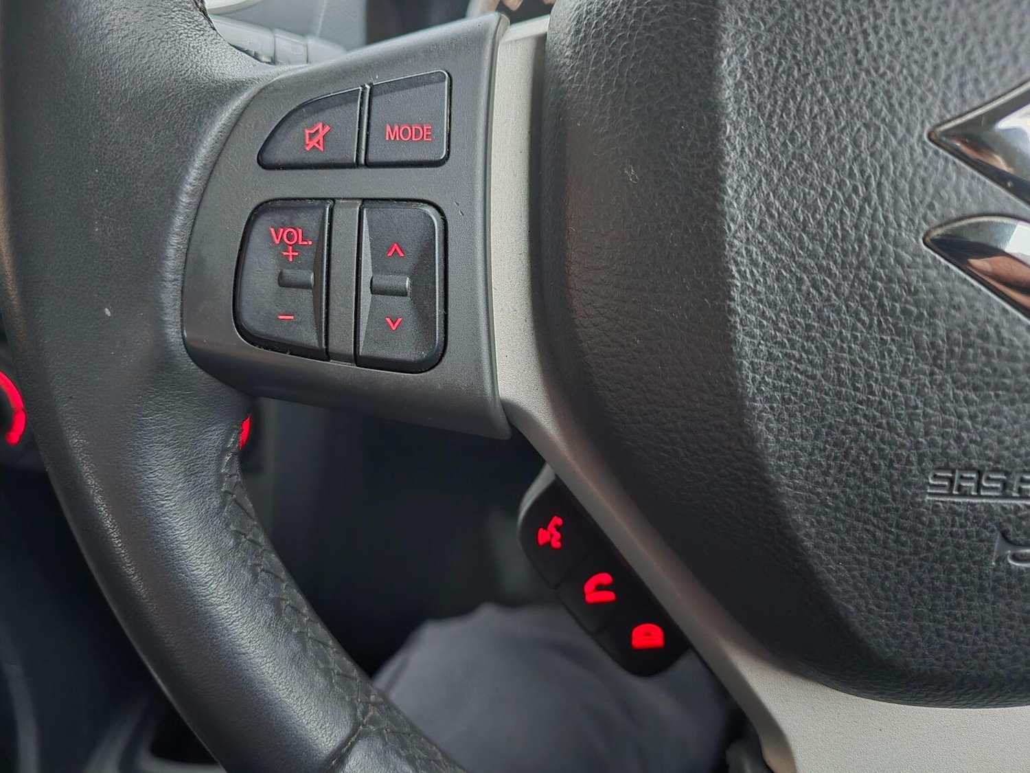 Used Suzuki Swift 2013 for sale - 77213457: Photo 28