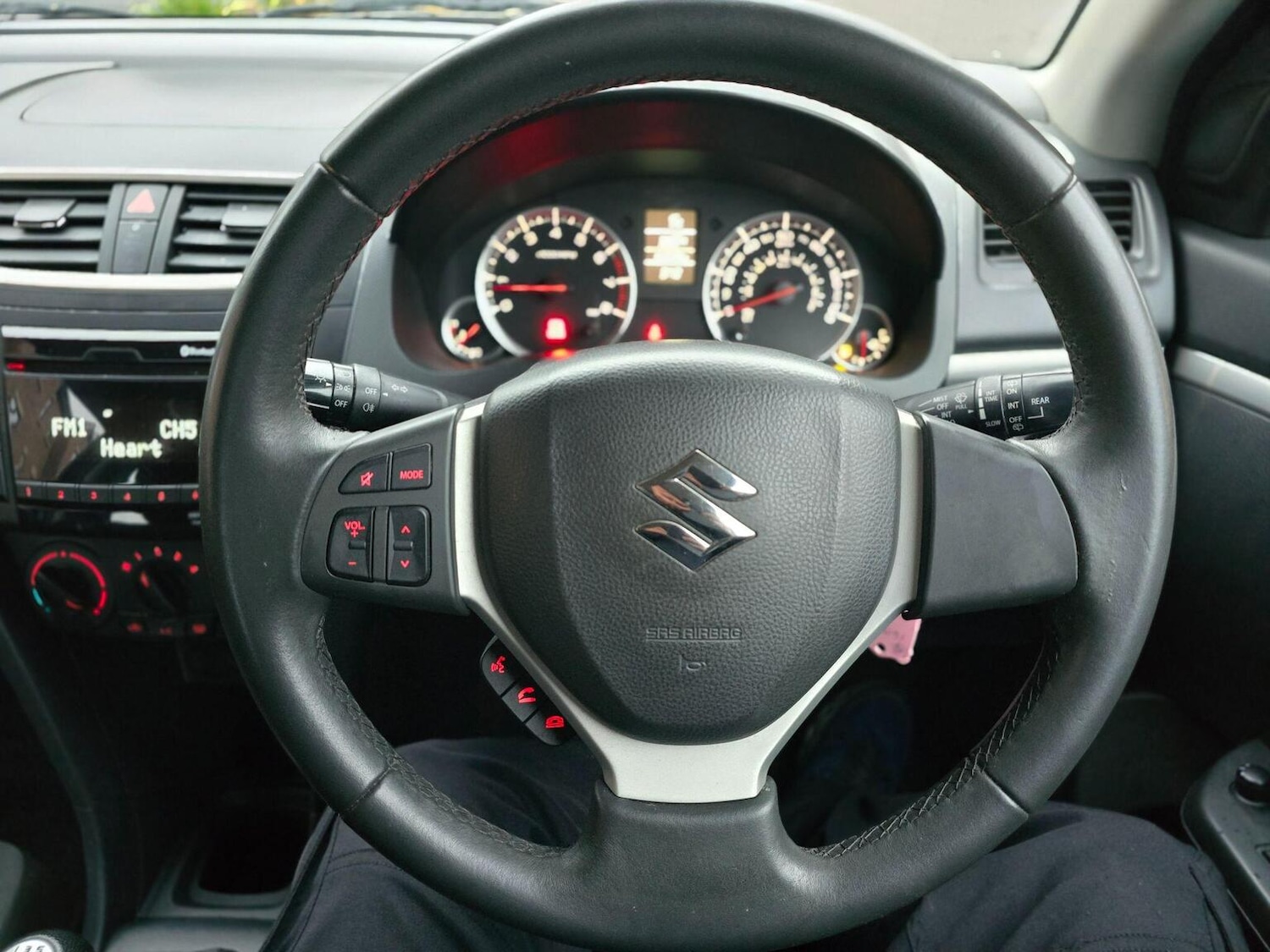 Used Suzuki Swift 2013 for sale - 77213457: Photo 33