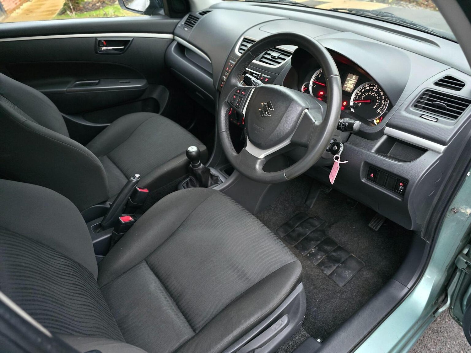 Used Suzuki Swift 2013 for sale - 77213457: Photo 36