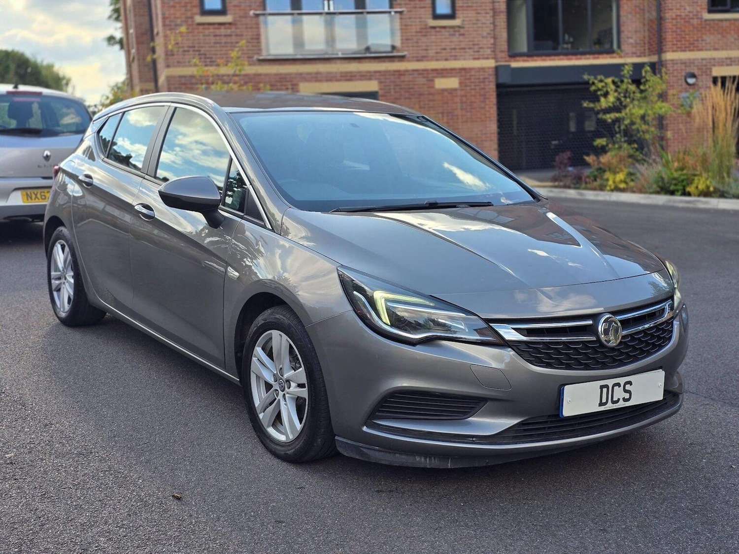 Used Vauxhall Astra 2017 for sale - 76660048: Photo 1
