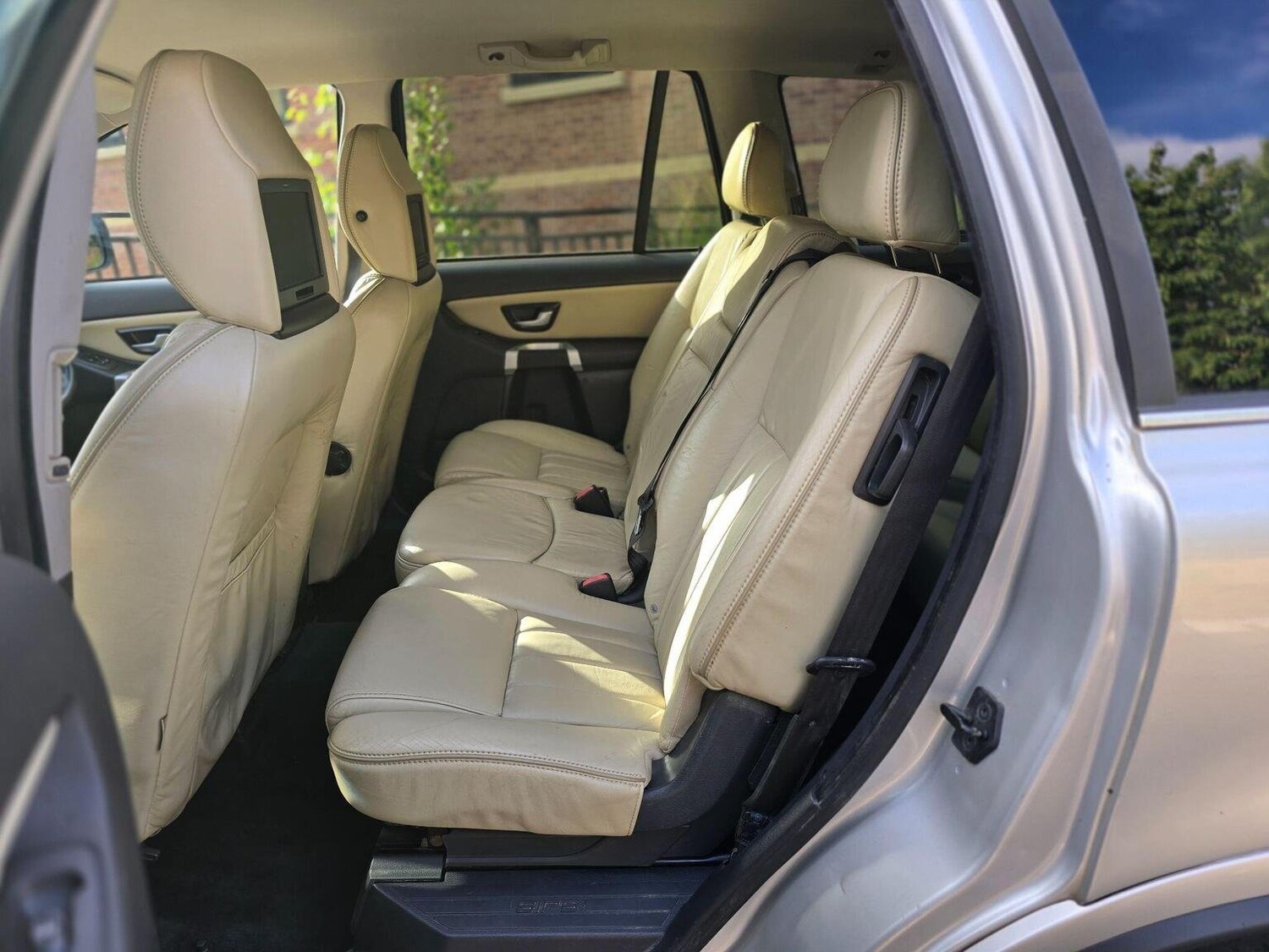 Vehicle 28