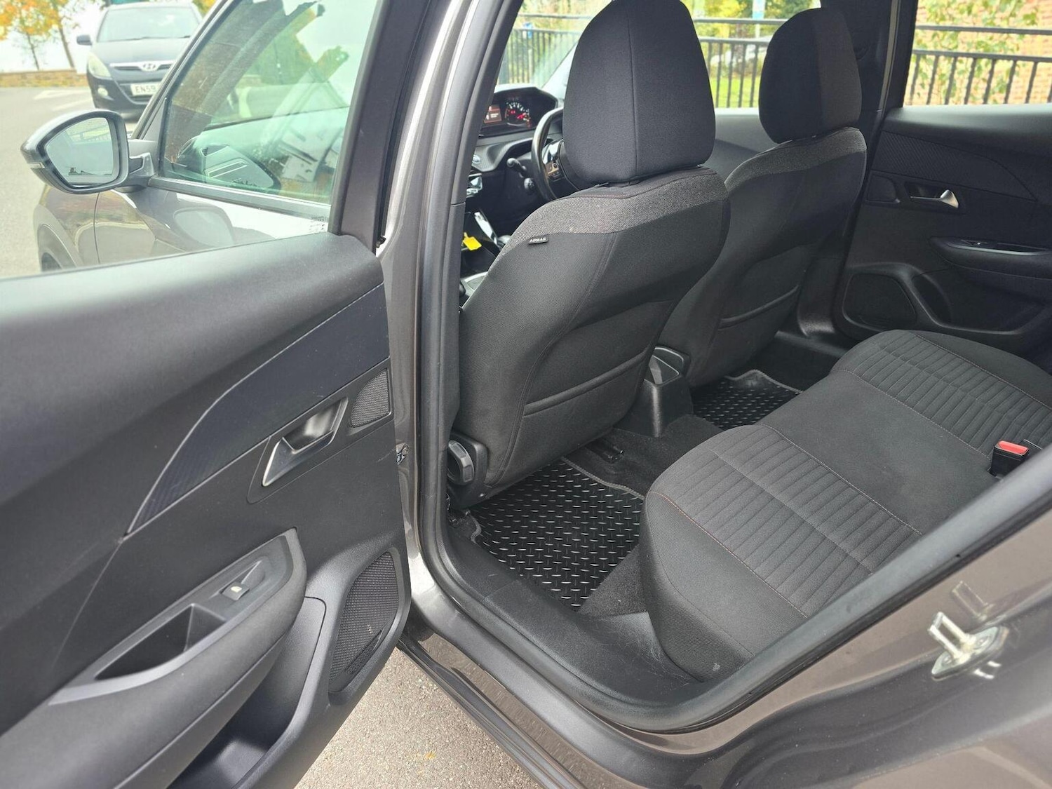 Used Peugeot 2008 2021 for sale - 76660049: Photo 30