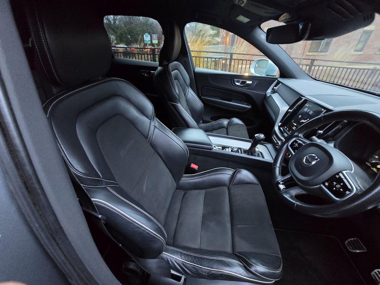 Used Volvo XC60 2018 for sale - 76848656: Photo 23