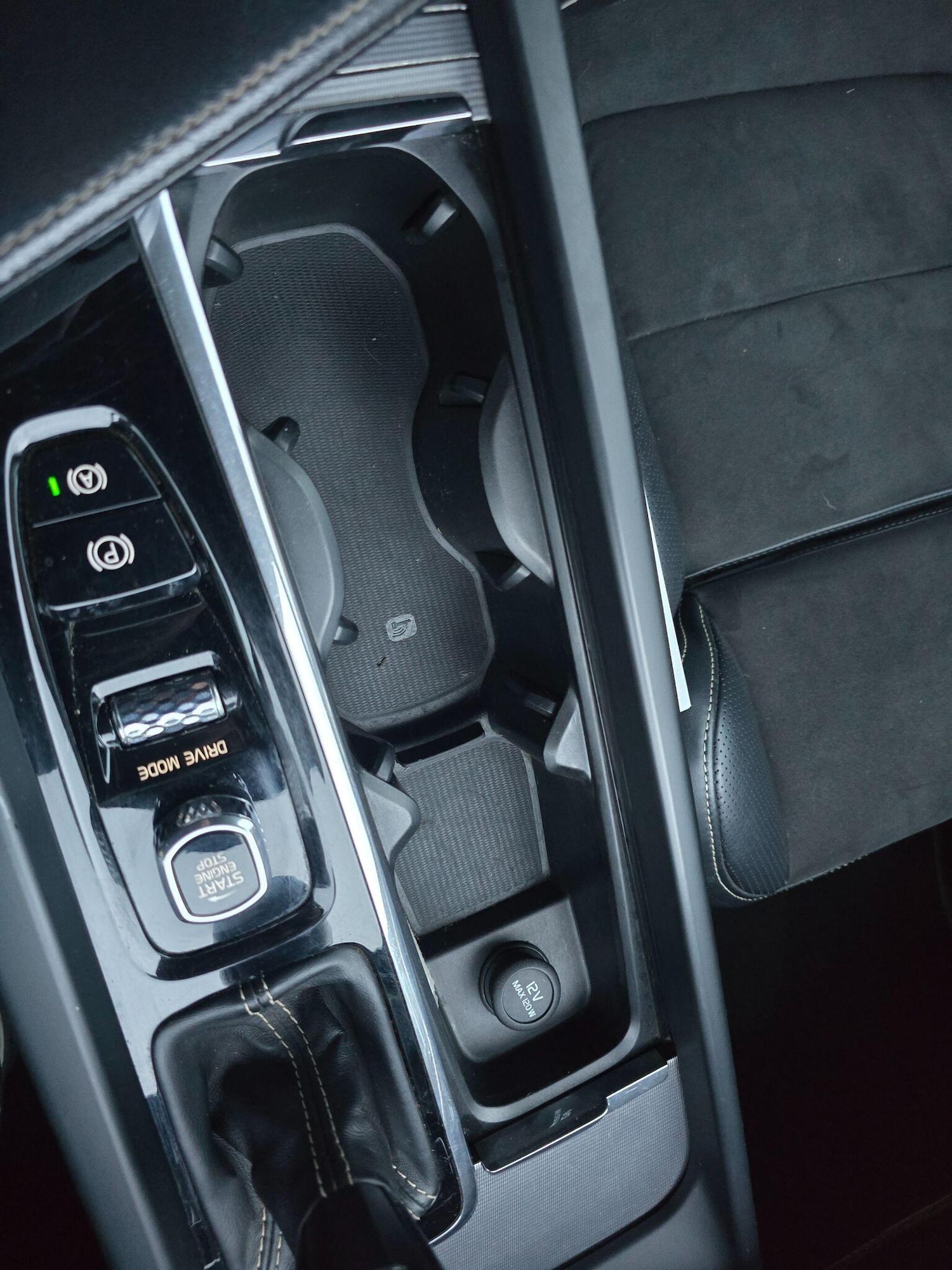 Used Volvo XC60 2018 for sale - 76848656: Photo 33