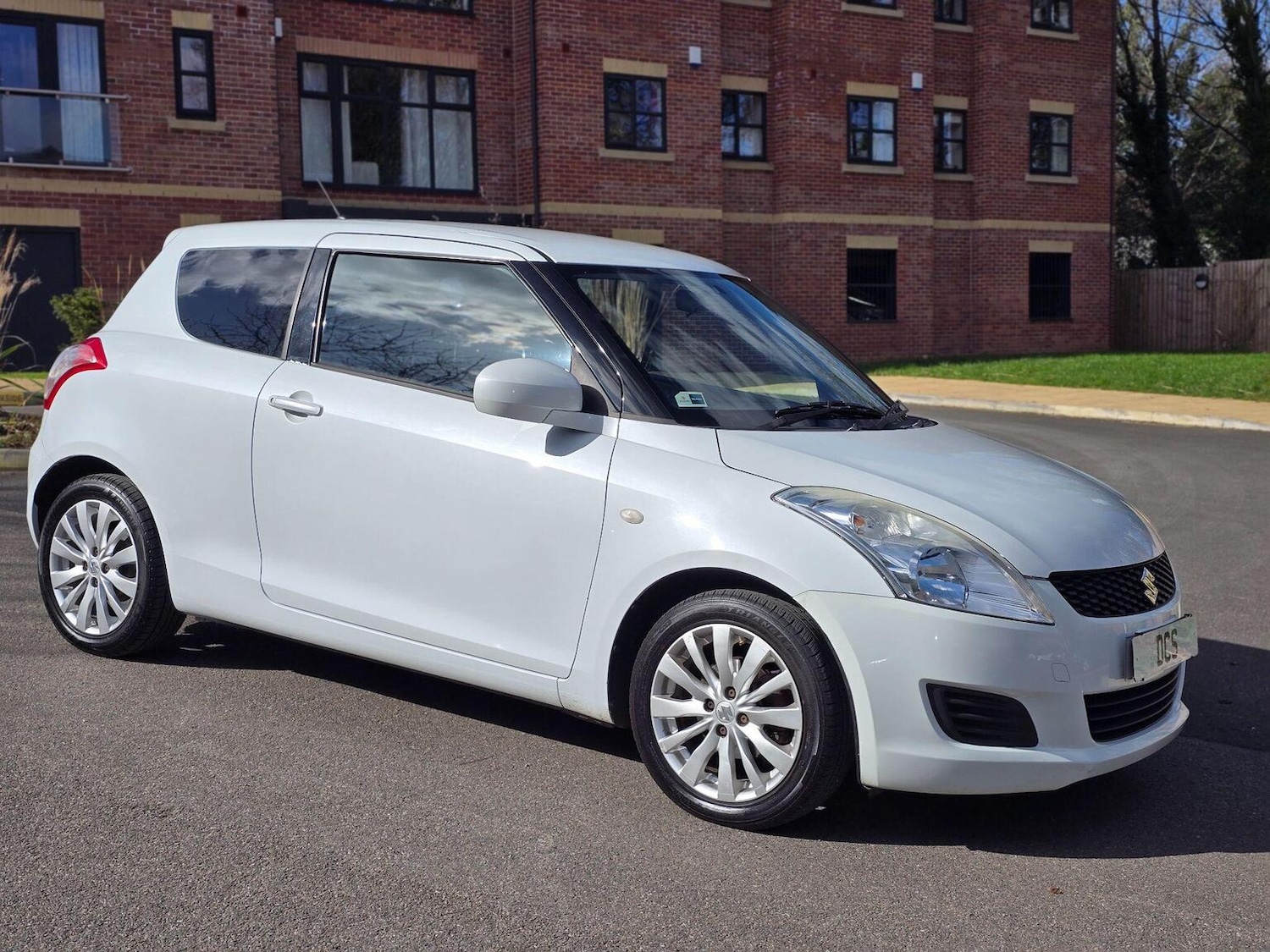Used Suzuki Swift 2013 for sale - 77977093: Photo 2