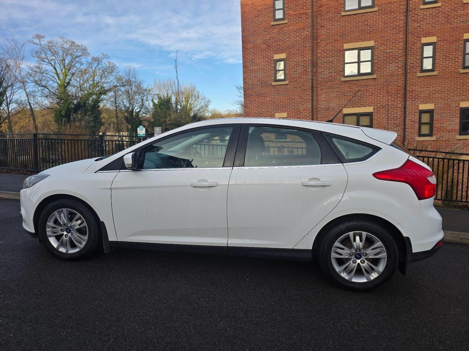 Used Ford Focus 2014 for sale - 76935328: Photo 11