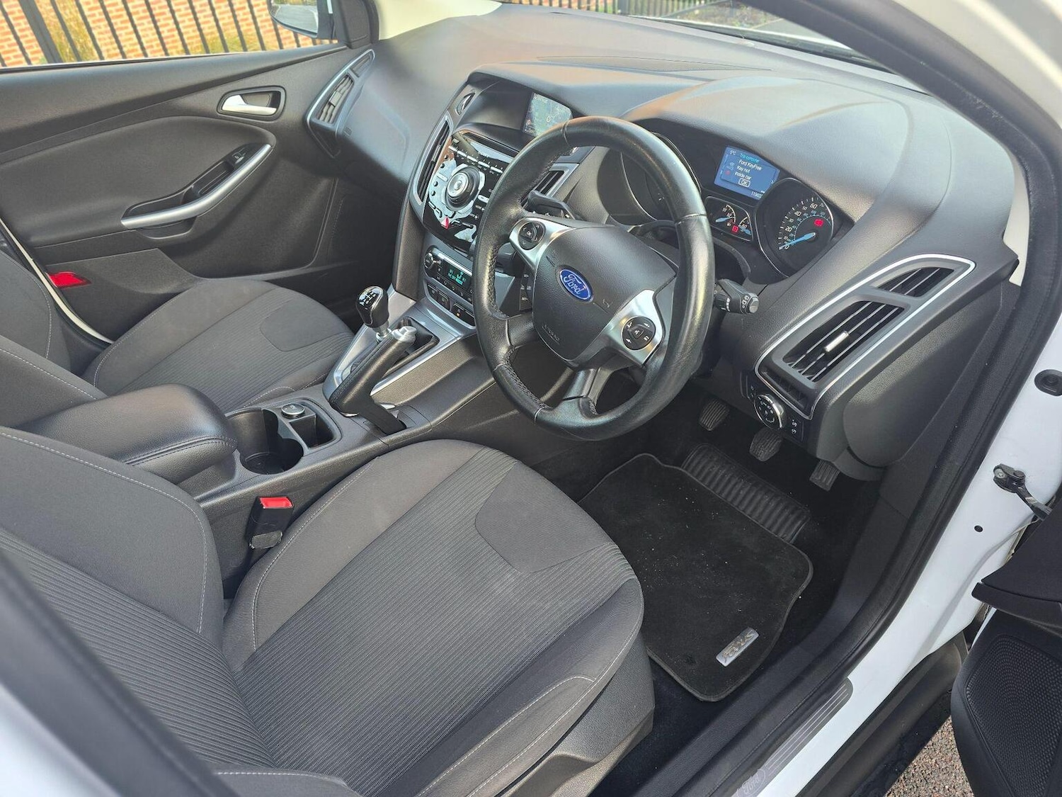 Used Ford Focus 2014 for sale - 76935328: Photo 22