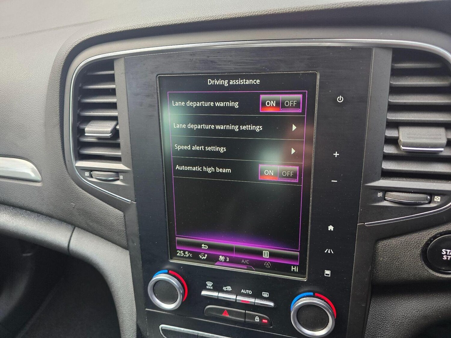 Used Renault Megane 2017 for sale - 77844991: Photo 41