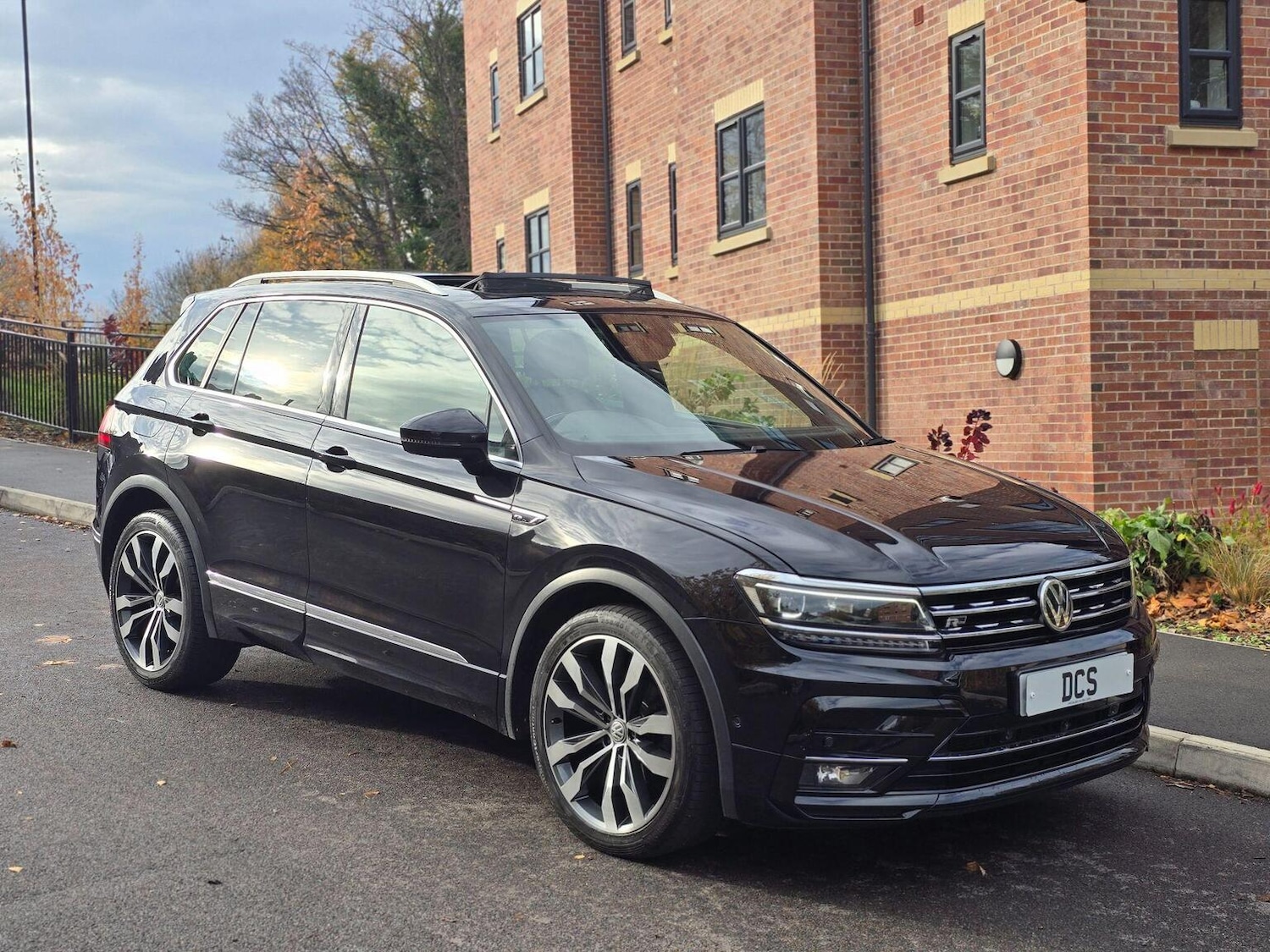 Used Volkswagen Tiguan 2020 for sale - 76660043: Photo 1