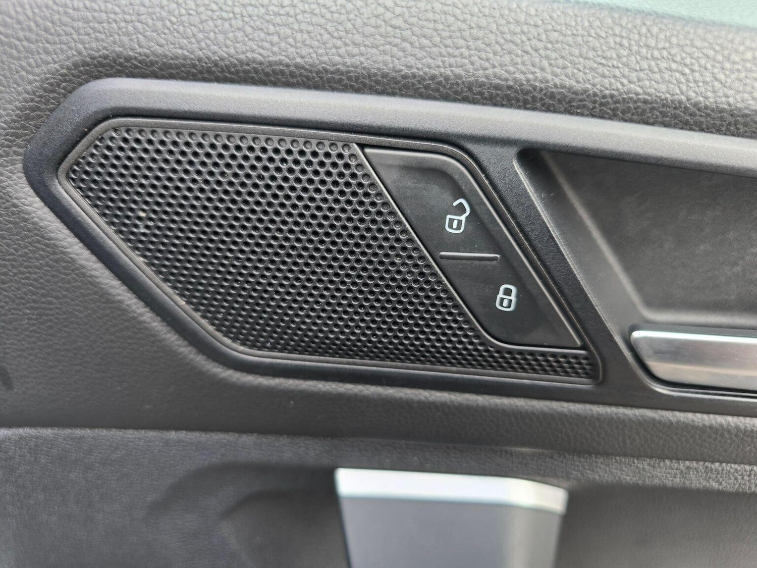 Used Volkswagen Tiguan 2020 for sale - 76660043: Photo 32