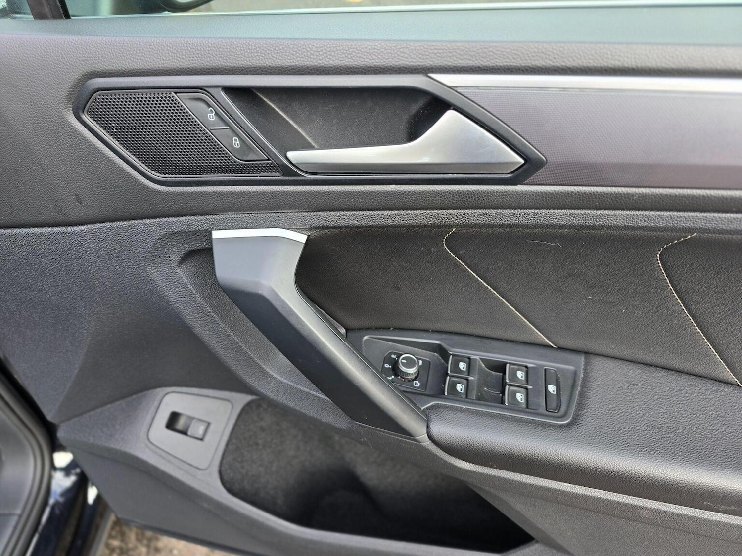 Used Volkswagen Tiguan 2020 for sale - 76660043: Photo 38