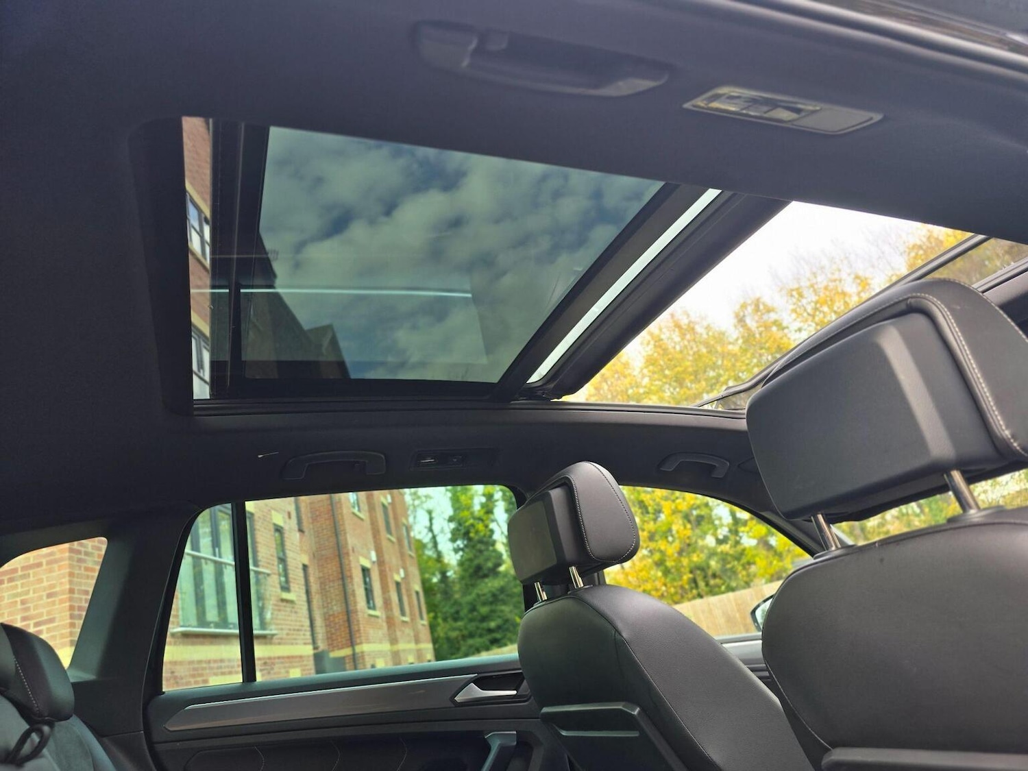 Used Volkswagen Tiguan 2020 for sale - 76660043: Photo 51