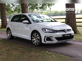 Used Volkswagen Golf 2018 for sale - 75453731: Photo