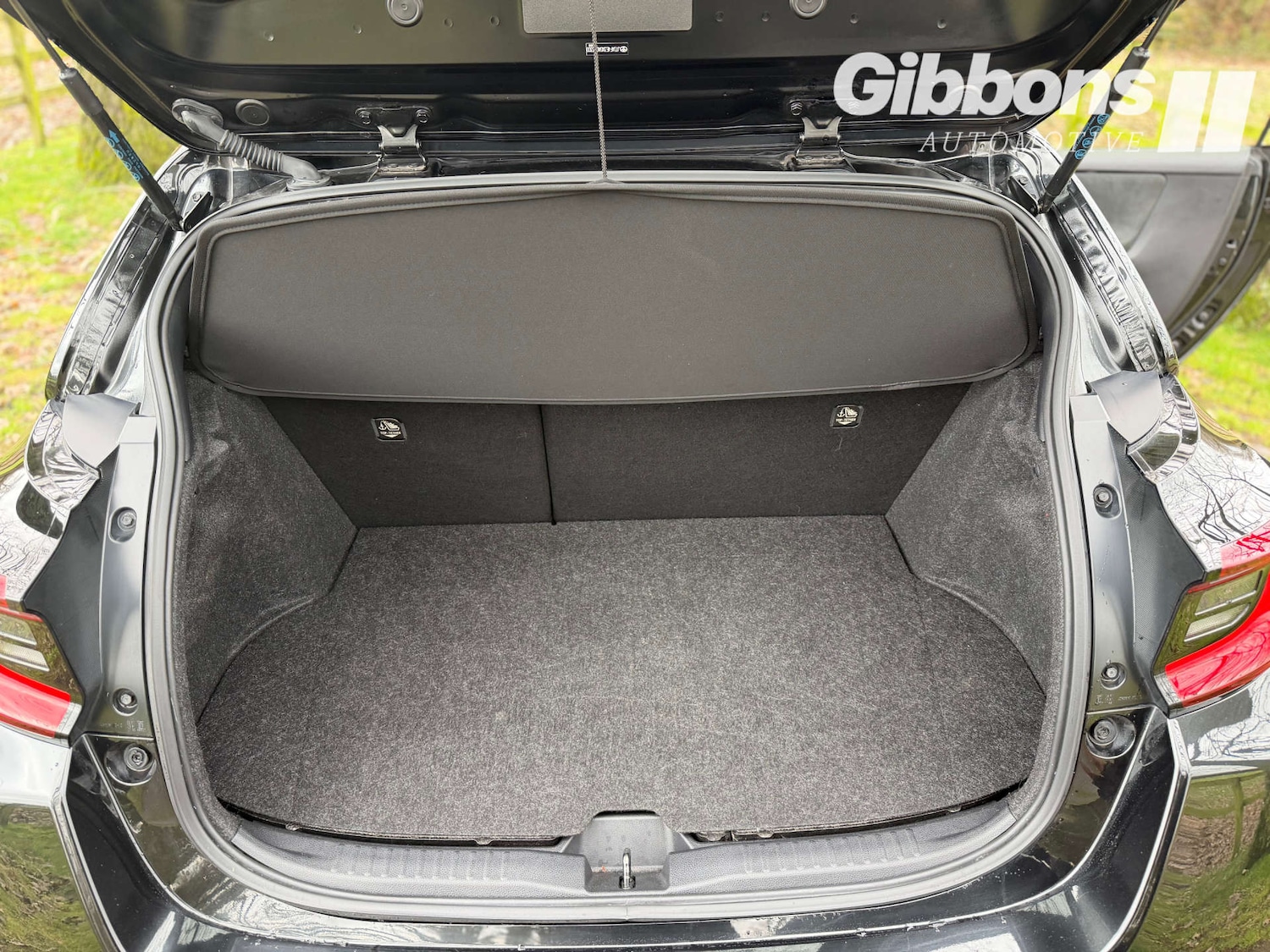 Used Toyota Yaris 2021 for sale - 77129082: Photo 46