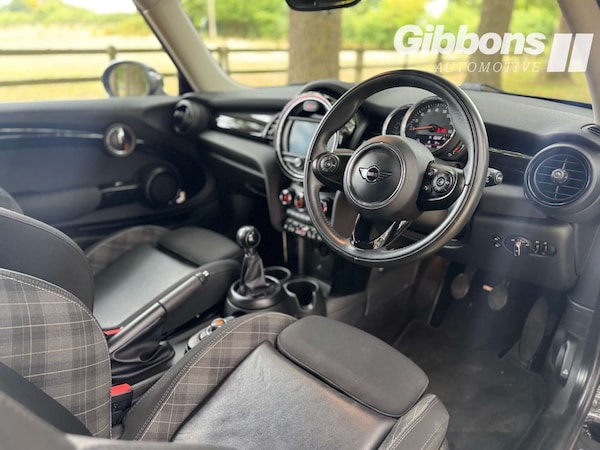 Used MINI Hatch 2018 for sale - 75597440: Photo 17