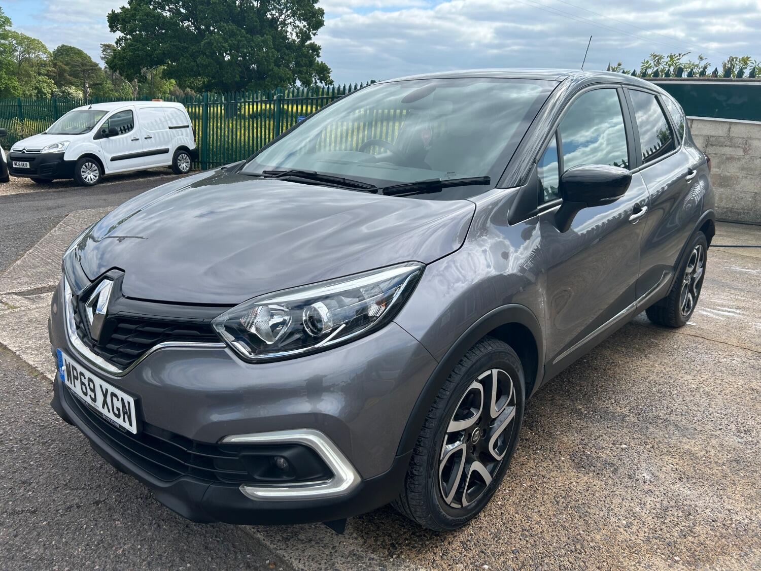 Used Renault Captur 2019 for sale - 76794385: Photo 3