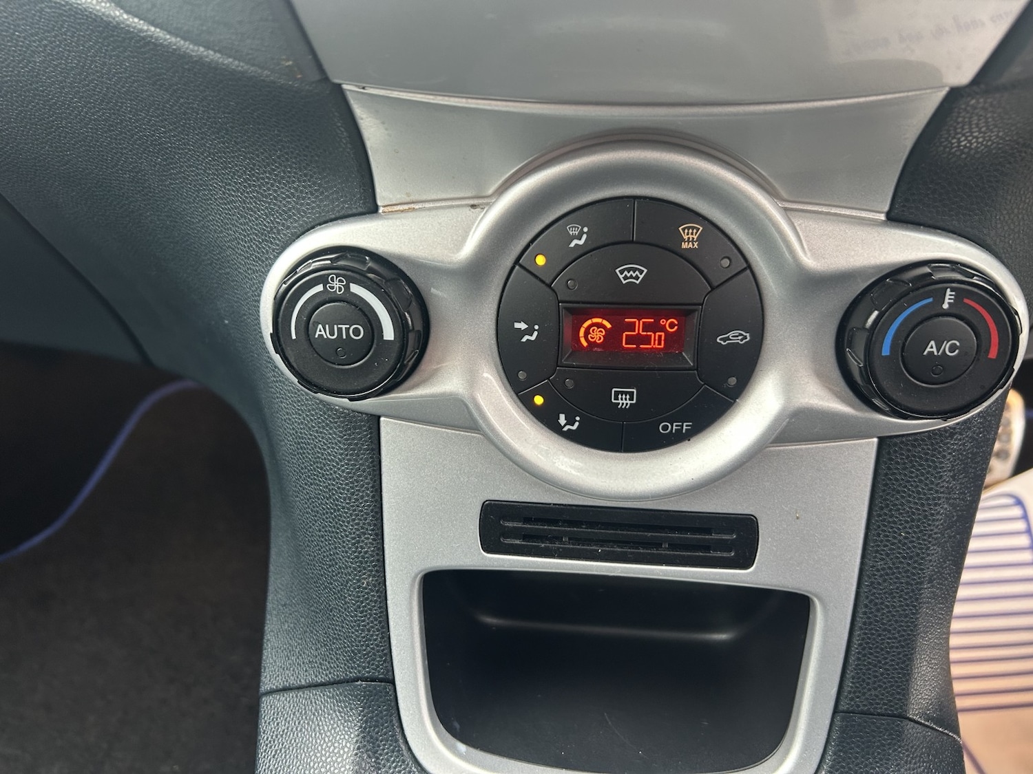 Used Ford Fiesta 2009 for sale - 76387353: Photo 13