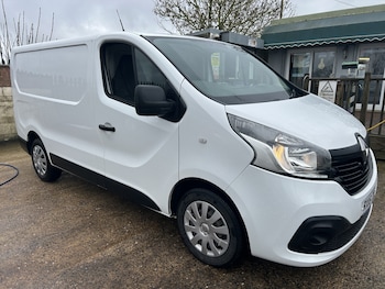 Renault Trafic feature image