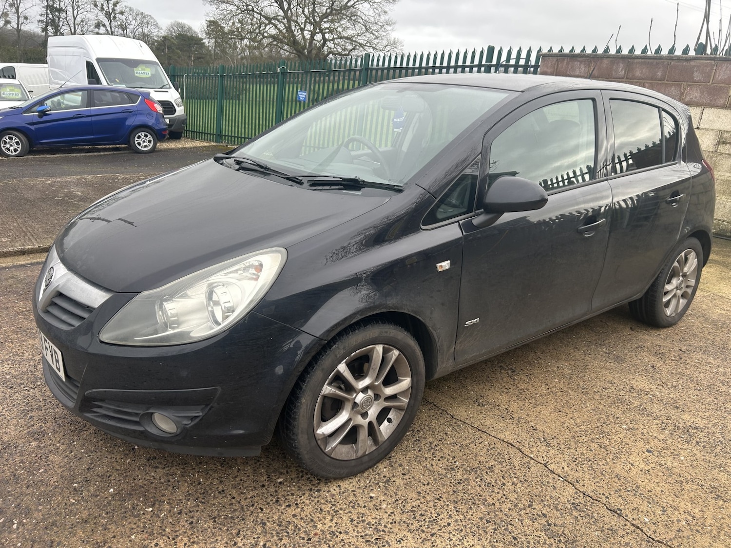 Used Vauxhall Corsa 2009 for sale - 77622487: Photo 2