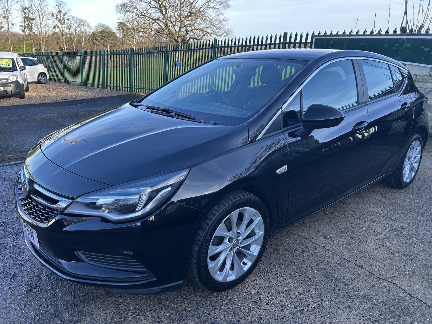 Used Vauxhall Astra 2017 for sale - 77521964: Photo 2